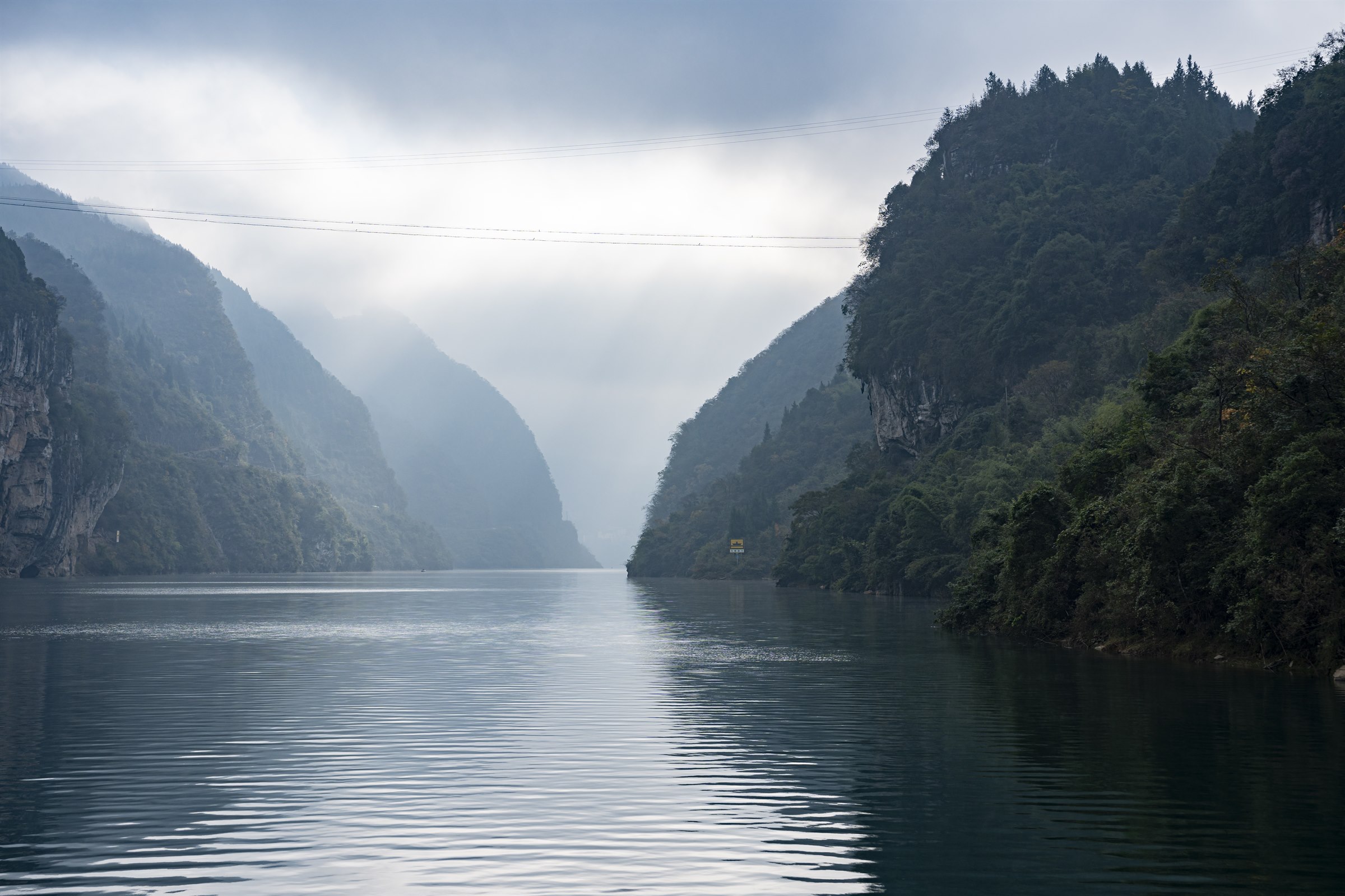 Wujiang River and mountain scenery
